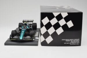 Aston Martin AMR22 Aramco #5 S. Vettel Abu Dhabi GP 2022 Last Race Collector's Edition Minichamps 1:18 117222205 Resin — photo 6 of 7