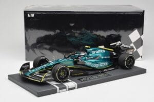 Aston Martin AMR22 Aramco #5 S. Vettel Abu Dhabi GP 2022 Last Race Collector's Edition Minichamps 1:18 117222205 Resin — photo 7 of 7
