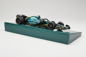 Aston Martin AMR22 #5 S. Vettel Last Race Abu Dhabi GP 2022 Minichamps 1:18 147222205 Resin — photo 4 of 7