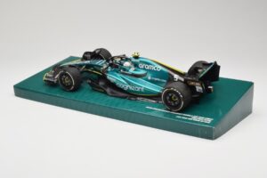 Aston Martin AMR22 #5 S. Vettel Last Race Abu Dhabi GP 2022 Minichamps 1:18 147222205 Resin — photo 5 of 7