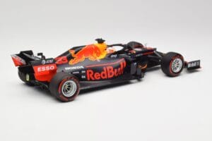 Aston Martin Red Bull Racing RB15 #33 M. Verstappen F1 2019 Minichamps 1:18 110190033 Diecast — photo 2 of 7