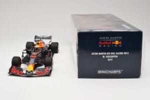 Aston Martin Red Bull Racing RB15 #33 M. Verstappen F1 2019 Minichamps 1:18 110190033 Diecast — photo 6 of 7