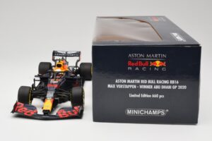 Aston Martin Red Bull Racing RB16 #33 M. Verstappen Abu Dhabi GP Winner 2020 Minichamps 1:18 110201733 Diecast — photo 6 of 7