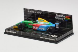 Benetton Ford B188 #19 A. Nannini Race Car 1988 Minichamps 1:43 400890119 Diecast — photo 3 of 4