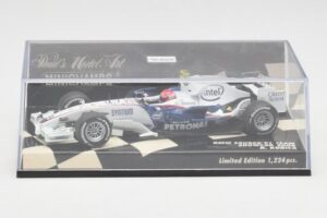 BMW Sauber F1.08 #4 R. Kubica Showcar 2008 Minichamps 1:43 400080084 Diecast — photo 5 of 5