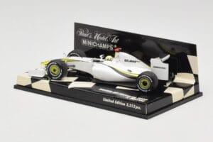 Brawn GP Mercedes BGP001 #22 J. Button Showcar 2009 Minichamps 1:43 400090092 Diecast — photo 3 of 5