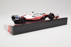 Haas VF-22 #47 M. Schumacher Bahrain GP 2022 Minichamps 1:18 147220147 Diecast — photo 3 of 7