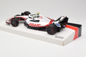 Haas VF-22 #47 M. Schumacher Bahrain GP 2022 Minichamps 1:18 147220147 Diecast — photo 5 of 7