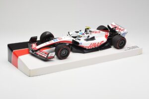 Haas VF-22 #47 M. Schumacher British GP Points 2022 Minichamps 1:18 147221047 Diecast — photo 2 of 6