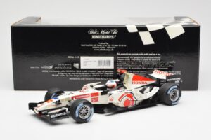 Honda Racing Team RA106 #11 R. Barrichello F1 2006 Minichamps 1:18 100060011 Diecast — photo 6 of 6