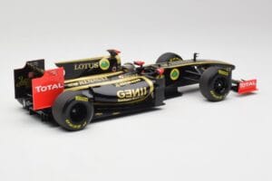 Lotus Renault GP R31 #10 B. Senna F1 2011 Minichamps 1:18 150110079-C1 Diecast — photo 2 of 7