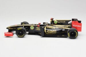 Lotus Renault GP R31 #10 B. Senna F1 2011 Minichamps 1:18 150110079-C1 Diecast — photo 3 of 7