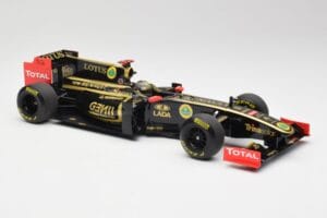 Lotus Renault GP R31 #10 B. Senna F1 2011 Minichamps 1:18 150110079-C1 Diecast — photo 4 of 7