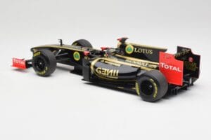 Lotus Renault GP R31 #10 B. Senna F1 2011 Minichamps 1:18 150110079-C1 Diecast — photo 5 of 7