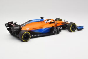 McLaren MCL35M #3 D. Ricciardo Bahrain GP 2021 Minichamps 1:18 530211803 Diecast — photo 2 of 7