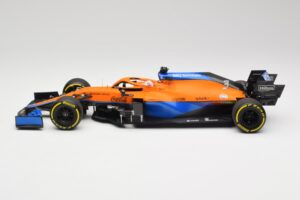 McLaren MCL35M #3 D. Ricciardo Bahrain GP 2021 Minichamps 1:18 530211803 Diecast — photo 3 of 7