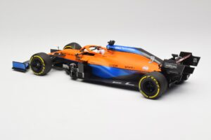 McLaren MCL35M #3 D. Ricciardo Bahrain GP 2021 Minichamps 1:18 530211803 Diecast — photo 5 of 7