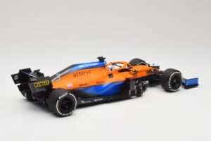 McLaren MCL35M #3 D. Ricciardo Italian GP Winner 2021 Minichamps 1:18 530213303 Resin — photo 2 of 7