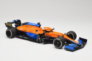 McLaren MCL35M #3 D. Ricciardo Italian GP Winner 2021 Minichamps 1:18 530213303 Resin — photo 4 of 7