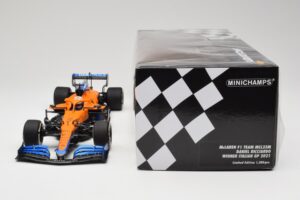 McLaren MCL35M #3 D. Ricciardo Italian GP Winner 2021 Minichamps 1:18 530213303 Resin — photo 6 of 7