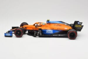 McLaren MCL35M #4 L. Norris Pole Position Russian GP 2021 Minichamps 1:18 530213404 Diecast — photo 3 of 7