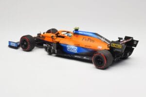 McLaren MCL35M #4 L. Norris Pole Position Russian GP 2021 Minichamps 1:18 530213404 Diecast — photo 5 of 7