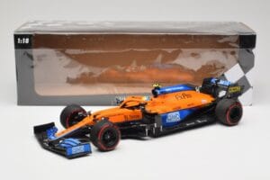 McLaren MCL35M #4 L. Norris Pole Position Russian GP 2021 Minichamps 1:18 530213404 Diecast — photo 7 of 7