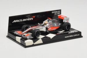 McLaren Mercedes MP4-24 #1 L. Hamilton Showcar 2009 Minichamps 1:43 530094371 Diecast — photo 2 of 5