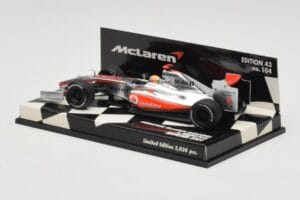 McLaren Mercedes MP4-24 #1 L. Hamilton Showcar 2009 Minichamps 1:43 530094371 Diecast — photo 3 of 5