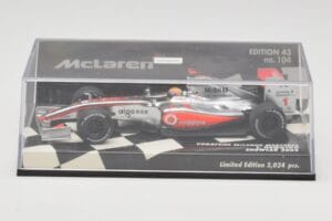 McLaren Mercedes MP4-24 #1 L. Hamilton Showcar 2009 Minichamps 1:43 530094371 Diecast — photo 5 of 5