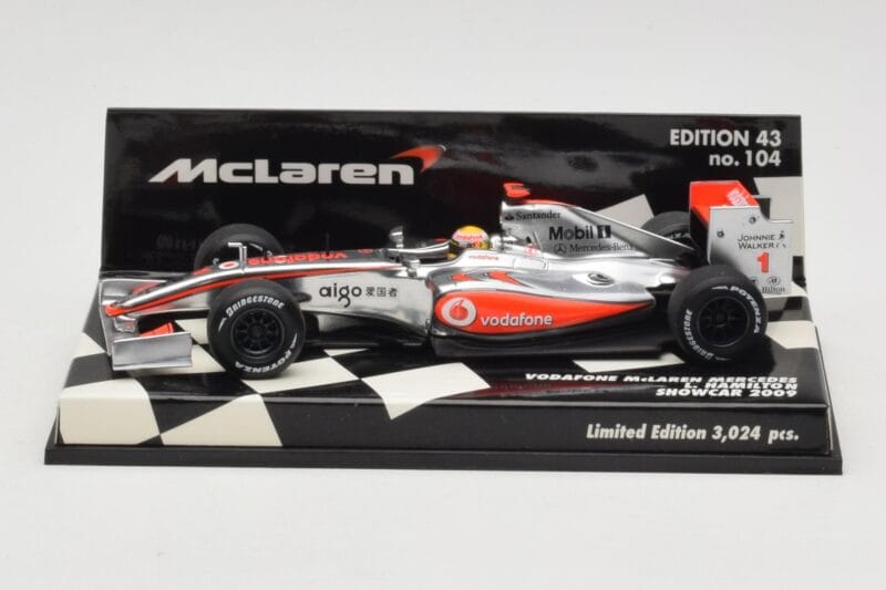 McLaren Mercedes MP4-24 #1 L. Hamilton Showcar 2009 Minichamps 1:43 530094371 Diecast