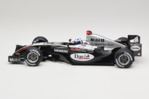 McLaren MP4/19 Mercedes D. Coulthard F1 2004 Minichamps 1:18 530041805 Diecast — photo 3 of 7