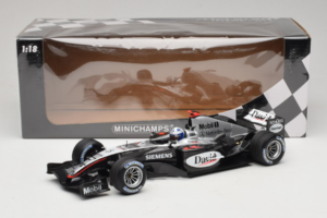 McLaren MP4/19 Mercedes D. Coulthard F1 2004 Minichamps 1:18 530041805 Diecast — photo 7 of 7