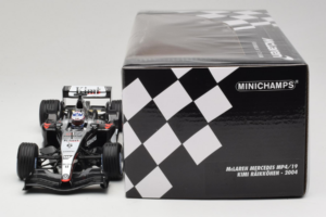 McLaren MP4/19 Mercedes K. Raikkonen F1 2004 Minichamps 1:18 530041806 Diecast — photo 6 of 7