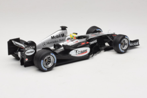 McLaren MP4/19 Mercedes L. Hamilton Autosport Young Driver Test Silverstone 2004 Minichamps 1:18 530044418 Diecast — photo 2 of 7