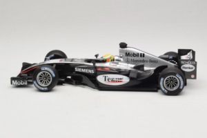 McLaren MP4/19 Mercedes L. Hamilton Autosport Young Driver Test Silverstone 2004 Minichamps 1:18 530044418 Diecast — photo 3 of 7