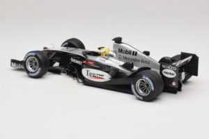 McLaren MP4/19 Mercedes L. Hamilton Autosport Young Driver Test Silverstone 2004 Minichamps 1:18 530044418 Diecast — photo 5 of 7