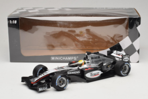 McLaren MP4/19 Mercedes L. Hamilton Autosport Young Driver Test Silverstone 2004 Minichamps 1:18 530044418 Diecast — photo 7 of 7