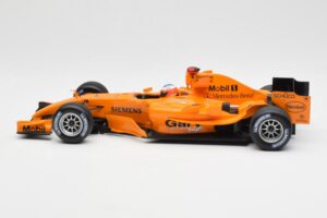 McLaren Mercedes MP4-20 G. Paffett F1 Test Car 2006 Minichamps 1:18 B66962342 Diecast — photo 3 of 6