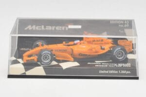 McLaren Mercedes MP4-20 G. Paffett Test Car 2006 Minichamps 1:43 530064395 Diecast — photo 5 of 5