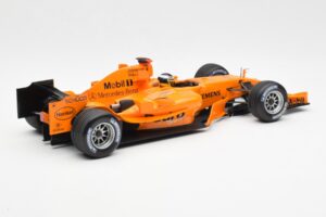 McLaren MP4-20 Mercedes P. de la Rosa Interim Test Car 2006 Minichamps 1:18 530061894 Diecast — photo 2 of 6
