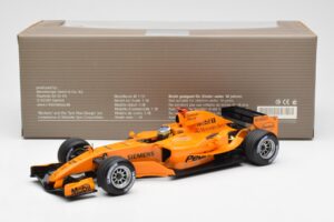 McLaren Mercedes MP4-20 P. de la Rosa F1 Test Car 2005 Minichamps 1:18 B66962343 Diecast — photo 6 of 6