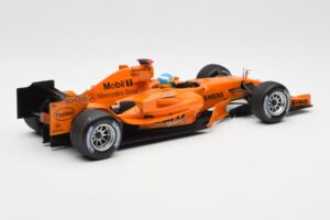 McLaren Mercedes MP4-20 P. de la Rosa F1 Test Car 2006 Minichamps 1:18 PEDRO001 Diecast — photo 2 of 6