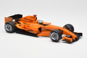 McLaren Mercedes MP4-20 P. de la Rosa F1 Test Car 2006 Minichamps 1:18 PEDRO001 Diecast — photo 4 of 6