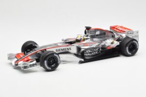 McLaren Mercedes MP4-21 #4 J.P. Montoya F1 2006 Minichamps 1:18 530061804 Diecast