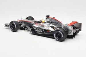 McLaren Mercedes MP4-21 #4 J.P. Montoya F1 2006 Minichamps 1:18 530061804 Diecast — photo 5 of 6