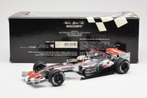 McLaren Mercedes MP4-21 #4 J.P. Montoya F1 2006 Minichamps 1:18 530061804 Diecast — photo 6 of 6