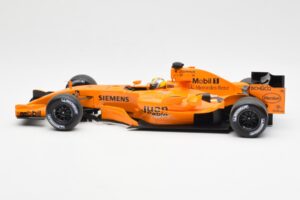 McLaren MP4-21 Mercedes #4 J.P. Montoya Interim Livery 2006 Minichamps 1:18 530061874 Diecast — photo 3 of 6