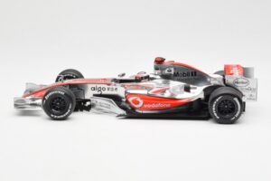 McLaren MP4-21 Mercedes #4 J-P. Montoya Showcar 2006 Minichamps 1:18 MONTOYA002 Diecast — photo 3 of 6