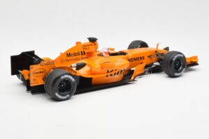 McLaren MP4-21 Mercedes #3 K. Raikkonen Interim Livery 2006 Minichamps 1:18 530061873 Diecast — photo 2 of 6